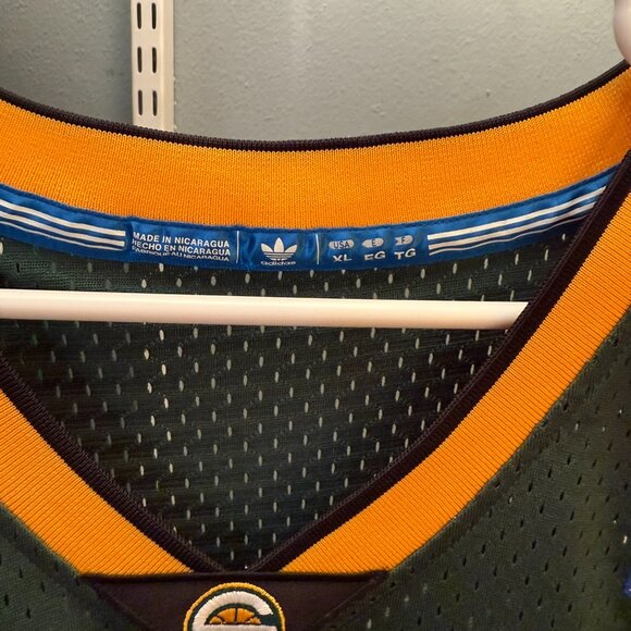 SOLD Gary Payton Jersey - Seattle SuperSonics (2001-2002 Season) - Picture 3 of 4